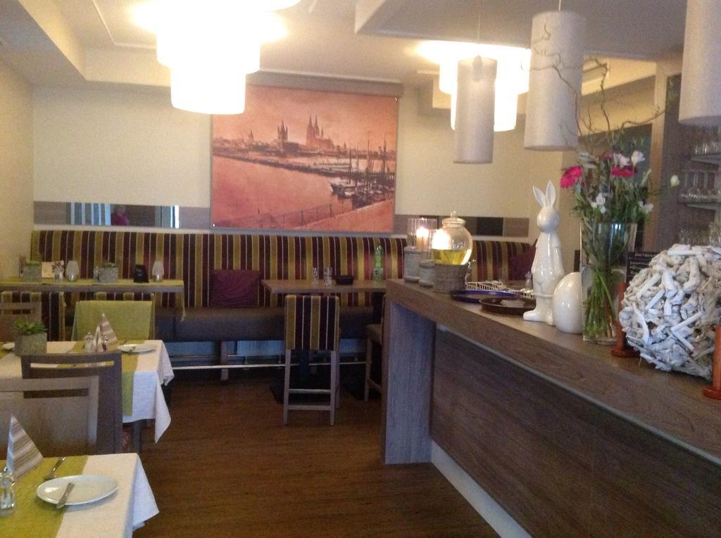 Hotel Restaurant Haus Odendahl Keulen Buitenkant foto